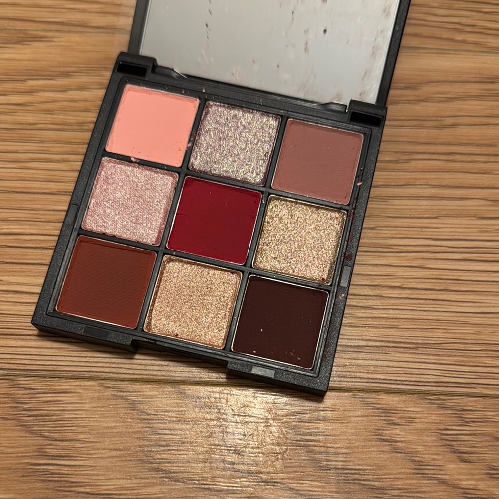 CXC beauty absolutely essential Mini Eyeshadow Palette Red, Gold, Brown Shades